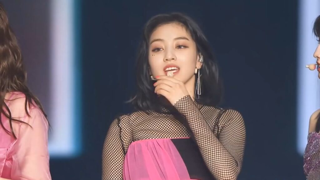 TWICE - 首尔演唱会 LIGHTS In SEOUL《3.94G》 6 TWICE 首尔演唱会 LIGHTS In SEOUL《3.94G》5