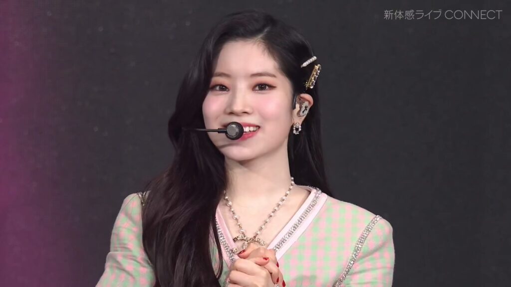 TWICE - 2021 日本新体感线上演唱会《1.17G》 2 TWICE 2021 日本新体感线上演唱会《1.17G》1