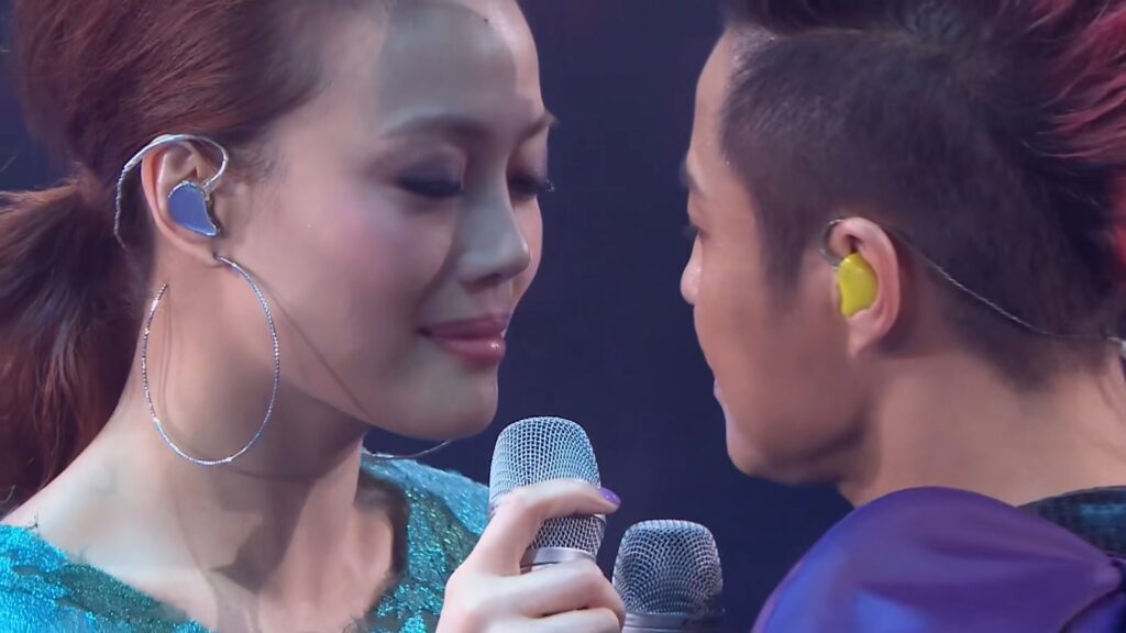 草蜢 - 2014 BE THREE 红馆演唱会 Be Three Grasshopper In Concert《2.89G》 5 草蜢1 5