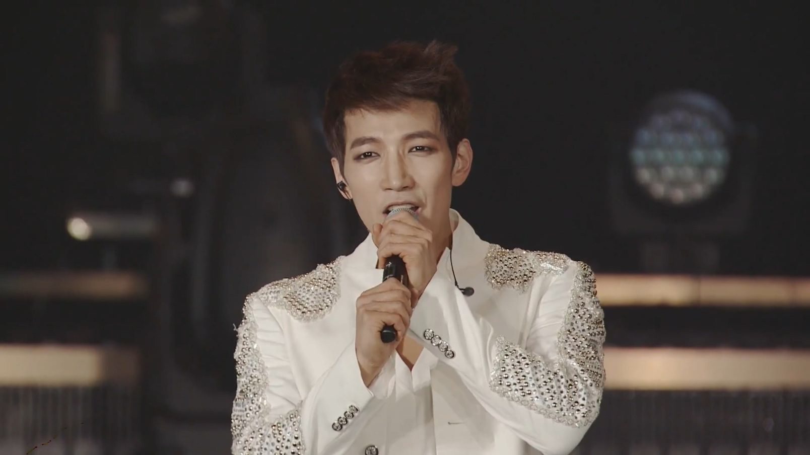 2PM – 2013 LEGEND OF 2PM IN TOKYO DOME 东京巨蛋演唱会《4G》插图5 2PM – 2013 LEGEND OF 2PM IN TOKYO DOME 东京巨蛋演唱会《4G》插图5