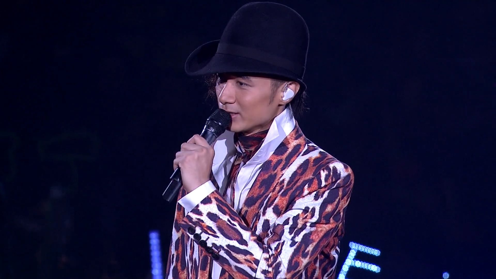 gujuji 2011AmazingWorldxianggangyanchanghui 6